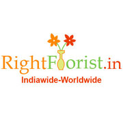 Expressing love with floral hampers in hand from www.rightflorist.in